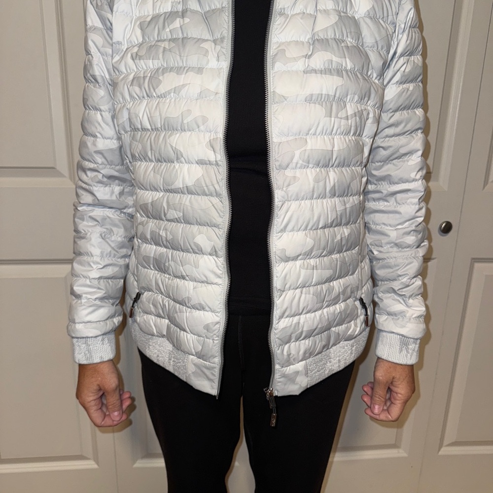 Lole Women's Light Gray Puffer Jacket